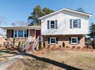 3200 Dawnshire Ave, Charlotte, NC 28216
