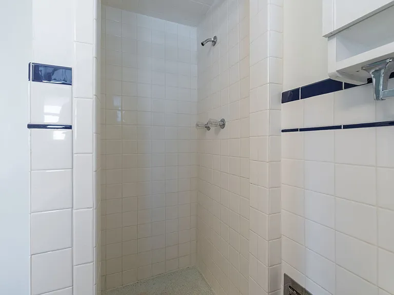 509 E Bennett St — Photo 10