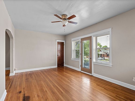 4th image of 4930 Tholozan Ave #A