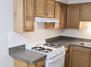 318 W Naperville Rd #8, Westmont, IL 60559