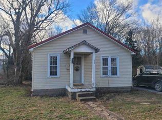 108 N Walnut St, Mcleansboro, IL 62859