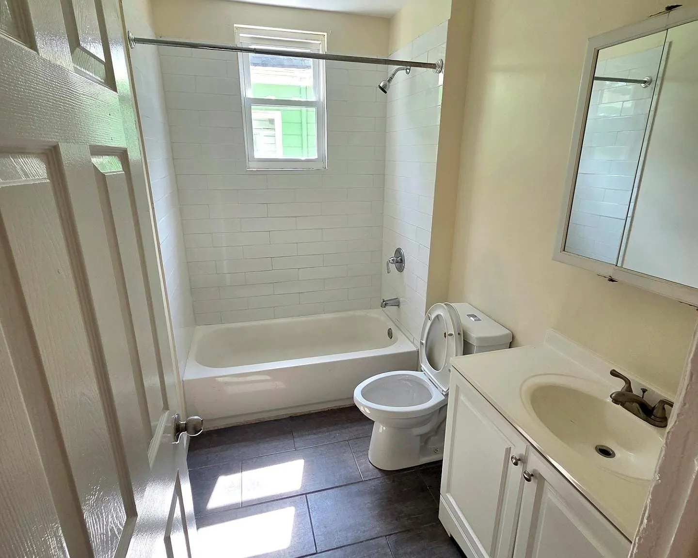 1035 Hunterdon St — Photo 4