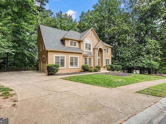 2nd image of 1038 Longwood Dr