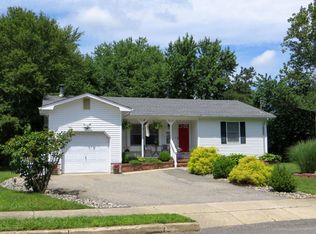 4 Westwood Dr, Howell, NJ 07731