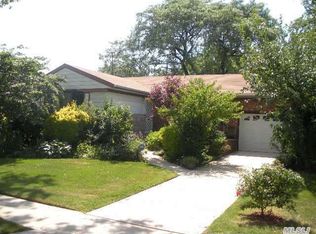 536 Bieling Rd, Elmont, NY 11003