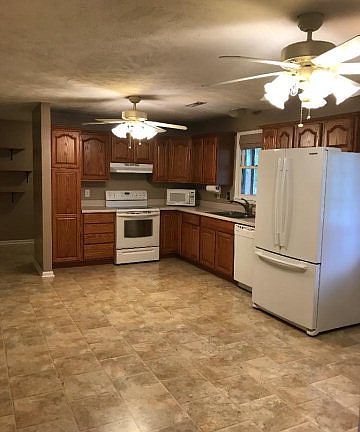 5th image of 111 Bluesky Ct