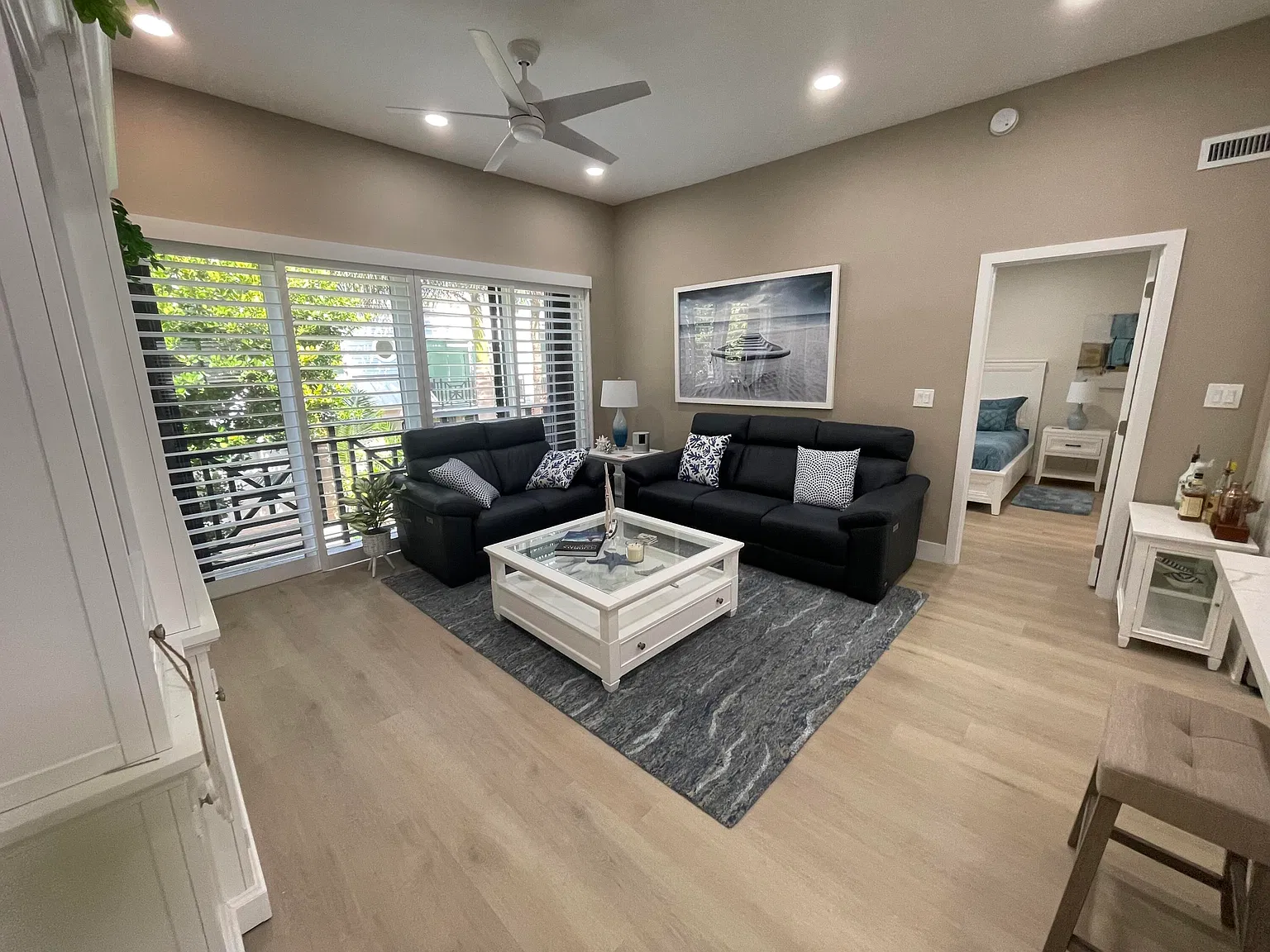 1616 S Ocean Ln — Photo 2