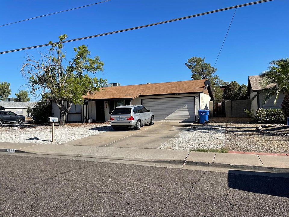 2nd image of 2321 E Paradise Ln
