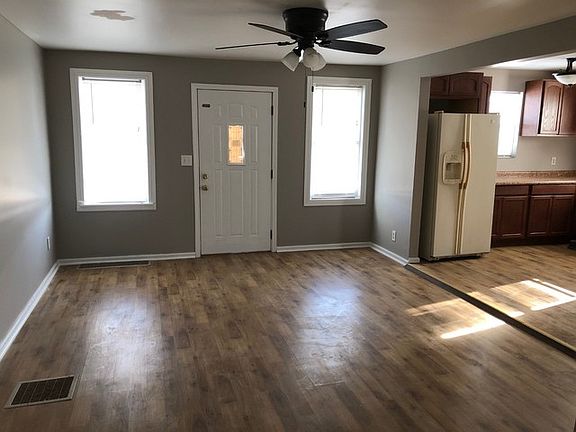 5th image of 902 N Vermillion St