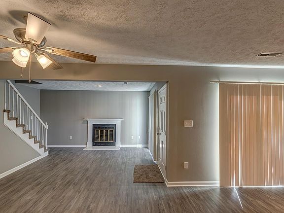 5th image of 406 Darby Creek Rd APT D
