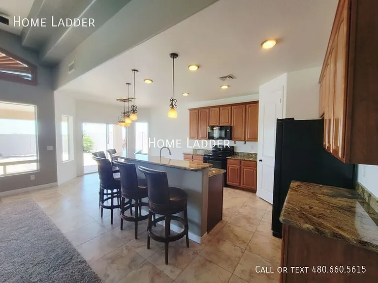 9030 S 10th Dr — Photo 11
