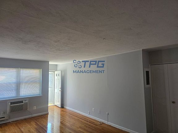 3rd image of 239 Spring St