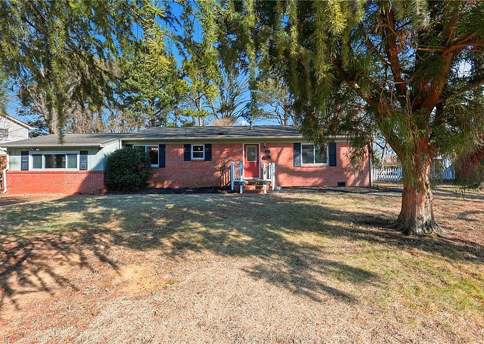 1st image of 30 Meadowbrook Dr