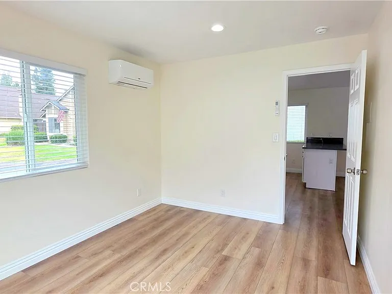 1016 Bennington St #E — Photo 11