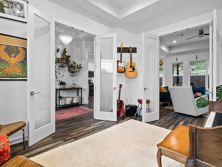 706 Stow Dr — Photo 25