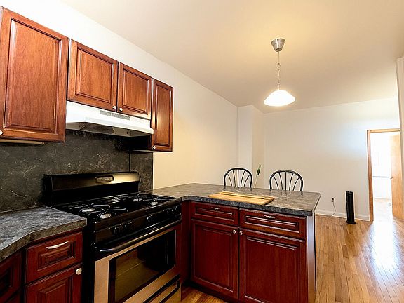 2nd image of 242 Melrose St APT 3L