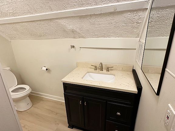 5th image of 424 Hawthorne Ave APT 3