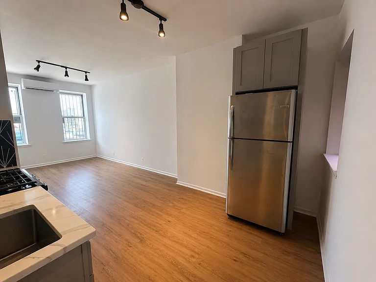 2509 Avenue U #2R — Photo 3