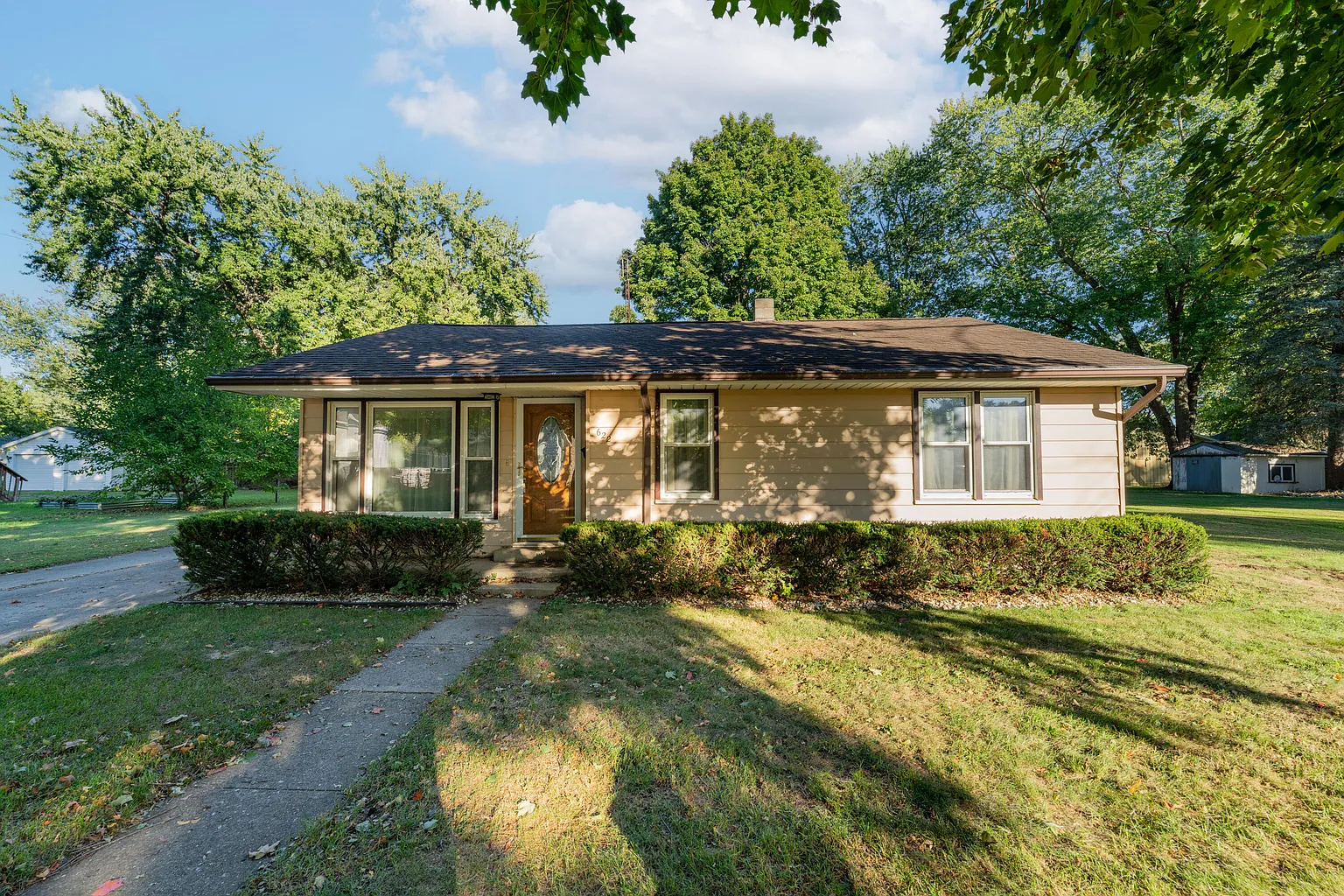 622 S Hooker Ave photo 1