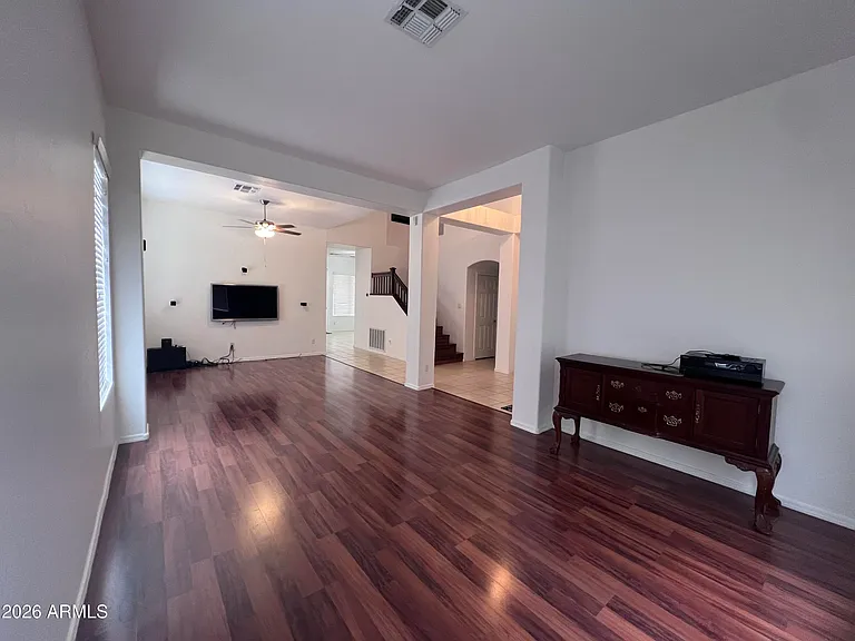 218 E Sunburst Ln — Photo 7