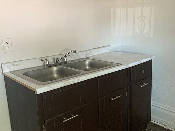 5th image of 3029 Pera Ave #B