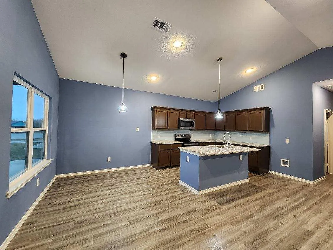 3 bed, 1130 sqft, $1,475 — Photo 2