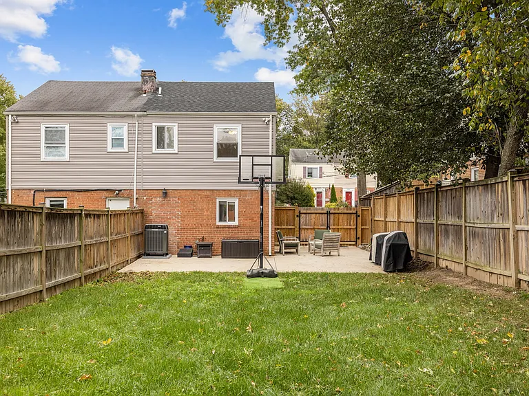 5820 Fifer Dr — Photo 20