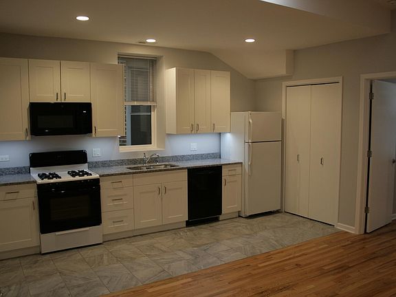 2nd image of 2338 N Southport Ave #1F
