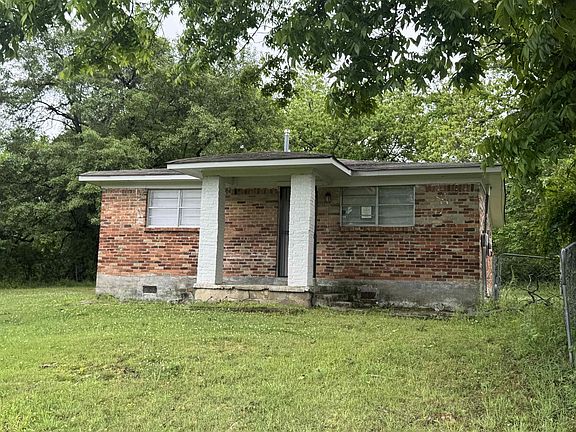 2nd image of 3762 Berry Ln