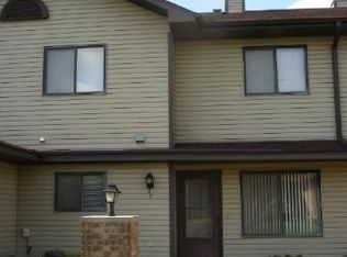 9905 54th Pl N APT 3, Plymouth, MN 55442