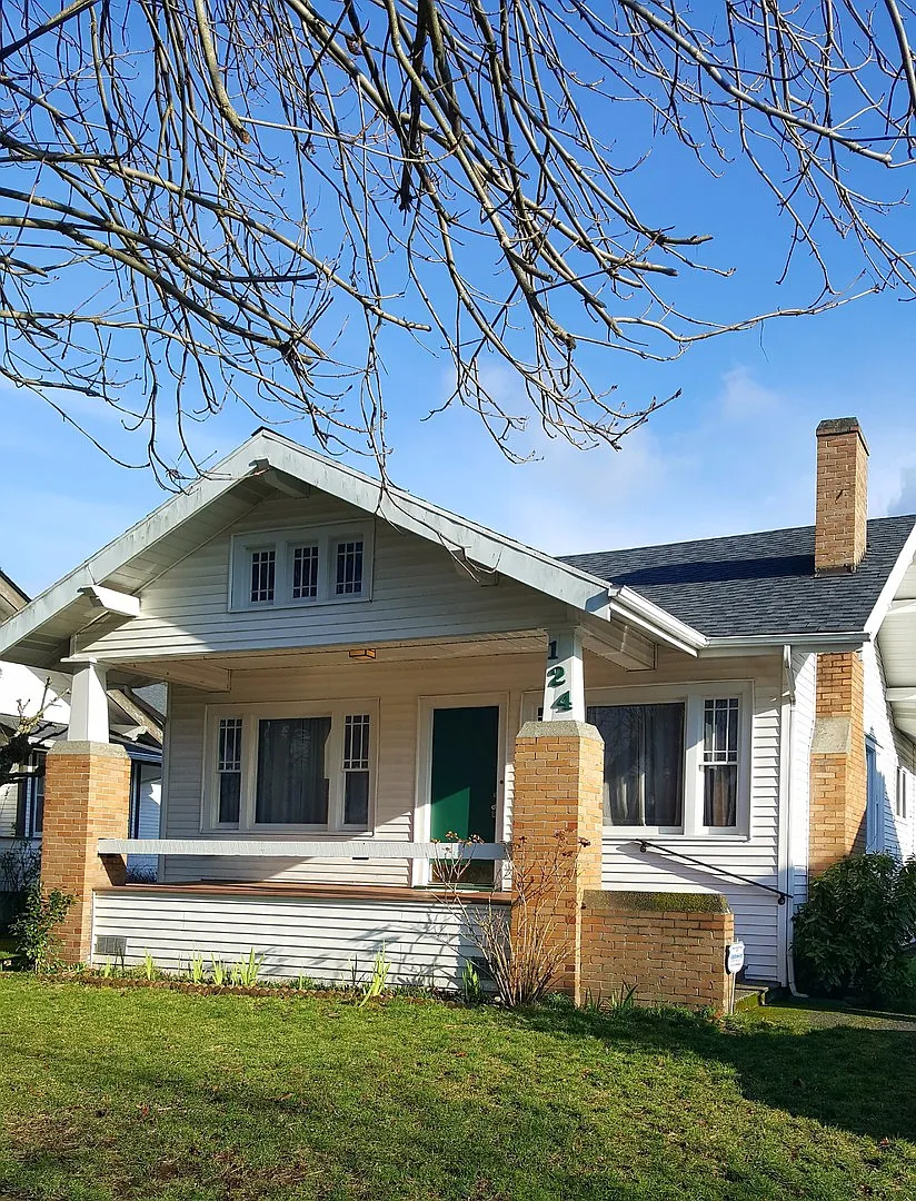 124 I St SE photo 1
