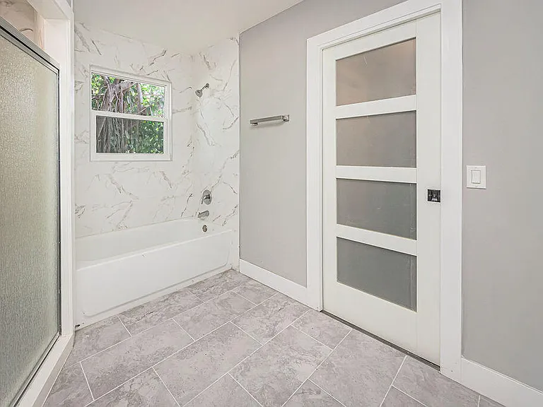 300 Riomar Dr — Photo 28