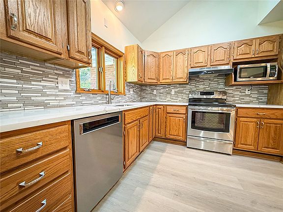 5th image of 102 Rittswood Dr