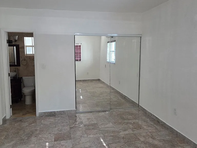 9412 SW 39th St — Photo 12