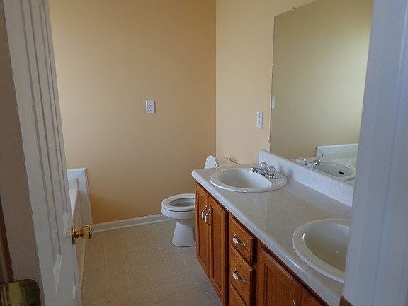 4th image of 2423 Egret Dr