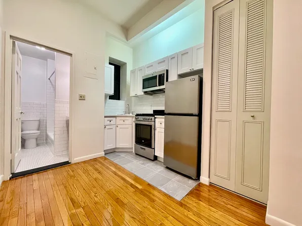 513 E 83rd St APT 1E, New York, NY 10028