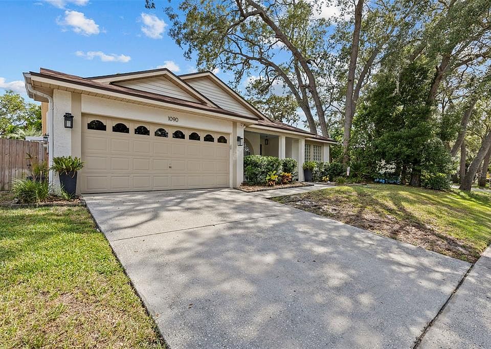 1st image of 1090 ROLLING OAKS AVENUE