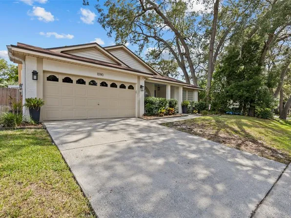 1090 Rolling Oaks Ave, Tarpon Springs, FL 34689