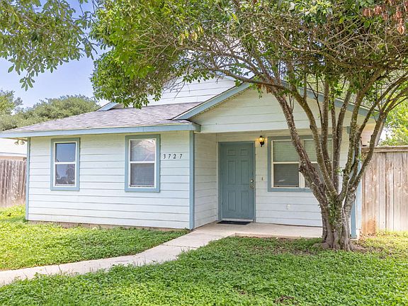 3rd image of 3727 Aragon Dr