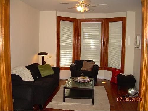 1st image of 1627 N Wood St APT 1F