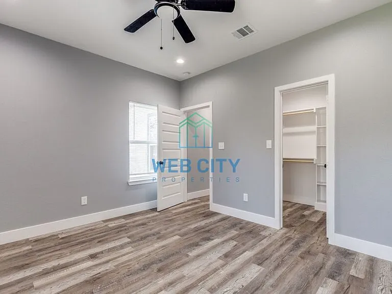 3207 Mallory Dr — Photo 9