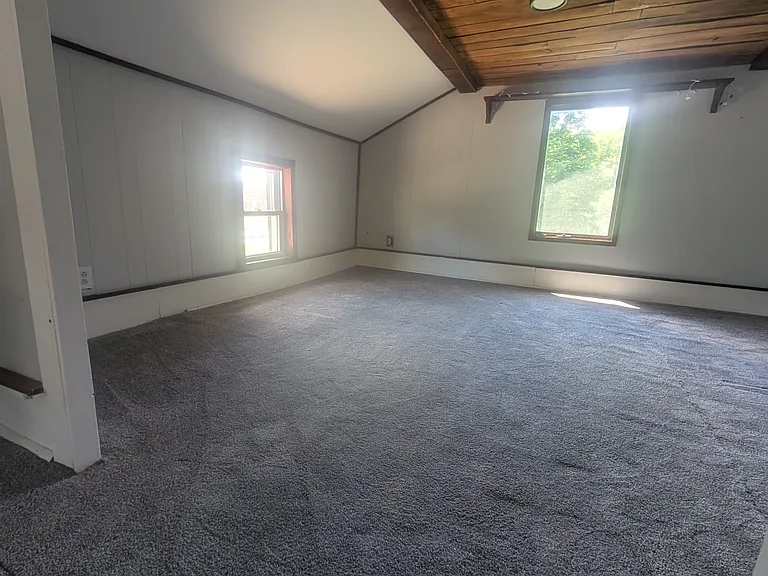 2286 Mercer West Middlesex Rd — Photo 6