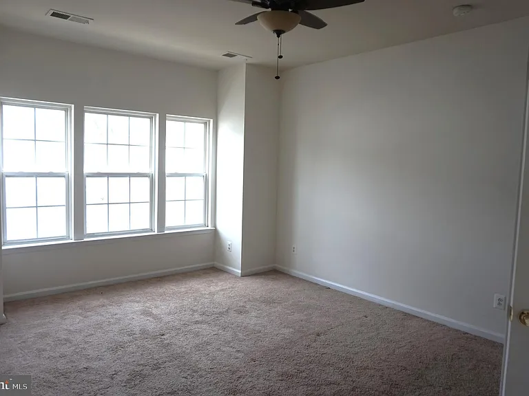 22997 Bulwark Ter — Photo 13