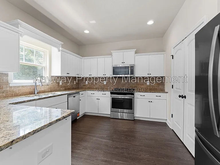 135 Beallwood Dr — Photo 11