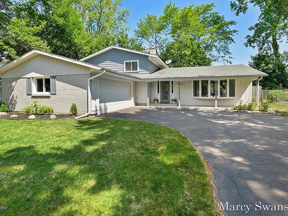 1st image of 1451 Morewood Dr SE