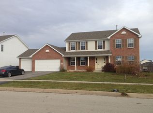 206 Acorn Dr, Poplar Grove, IL 61065