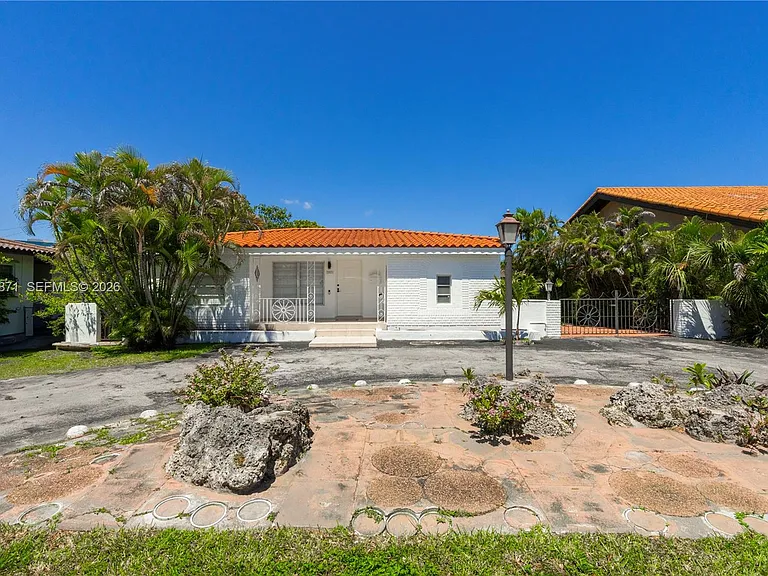 3021 Coconut Grove Dr — Photo 21