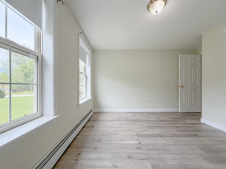 9 Dakota Dr — Photo 10