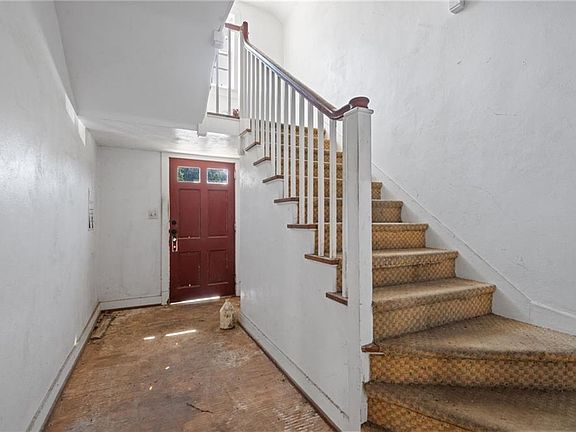 5th image of 68 Bradford Ave