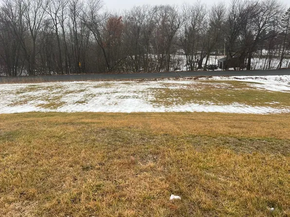 355 14th Ave SE, Mazeppa, MN 55956